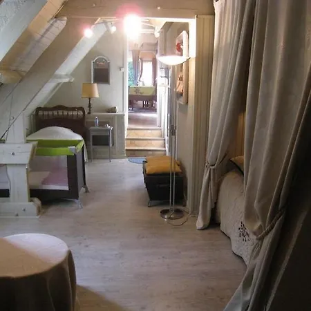 Les Roches Brunes - Chambres D'hotes Bed and breakfast Fleurines