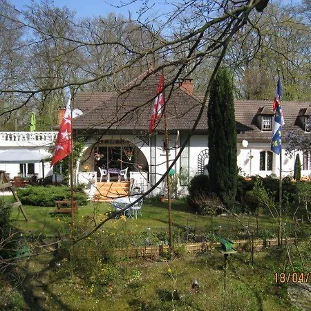 Bed and breakfast Les Roches Brunes - Chambres D'hotes Fleurines