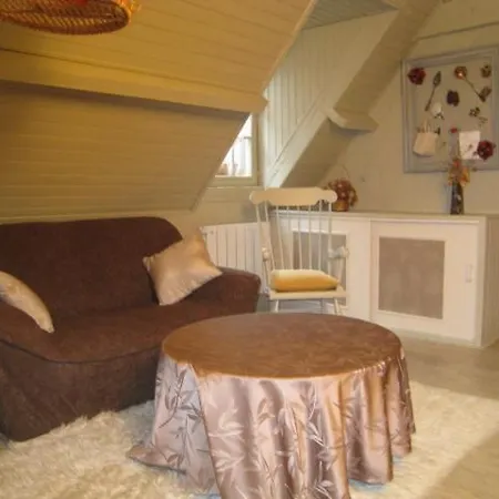 Les Roches Brunes - Chambres D'hotes Bed and breakfast Fleurines